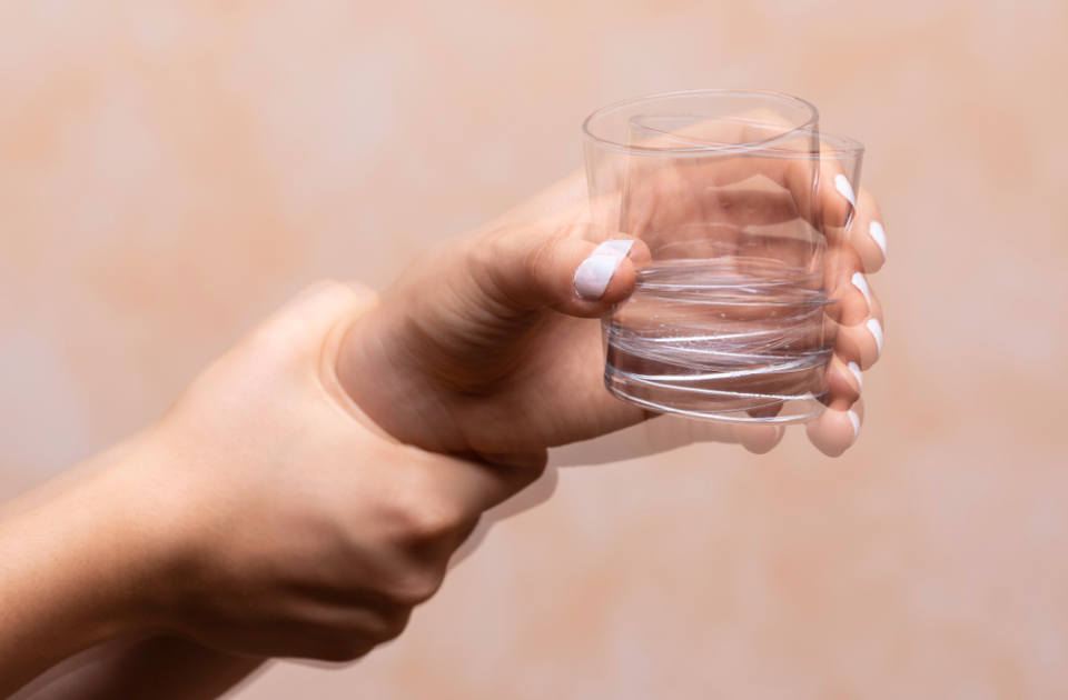 Esansiyel Tremor Nedir? Esansiyel Tremor Belirtileri ve Esansiyel Tremor İlaçları